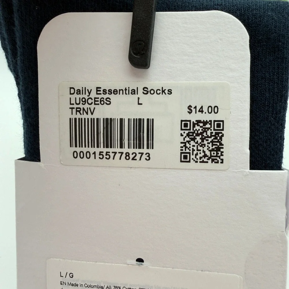 Lululemon Daily Essential Socks True Navy Quarter Length Unisex Size Large NWT